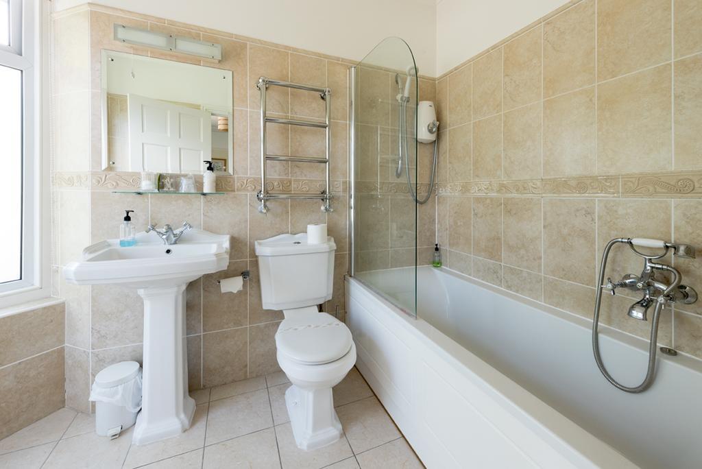 Downsview Hotel Ashford  Ngoại thất bức ảnh